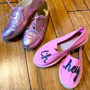 Set of two pink shoes